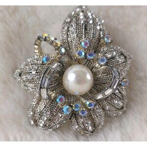 Vintage Rhinestone Flower Brooch Faux Pearl Center Silver Tone AB Crystal‎ Pin